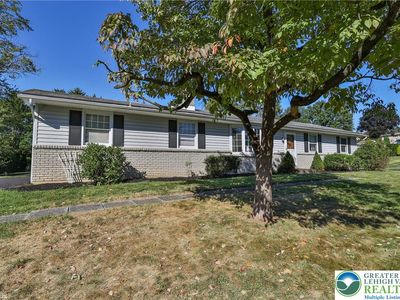 1451 Wynnewood Dr, Bethlehem, PA, 18017