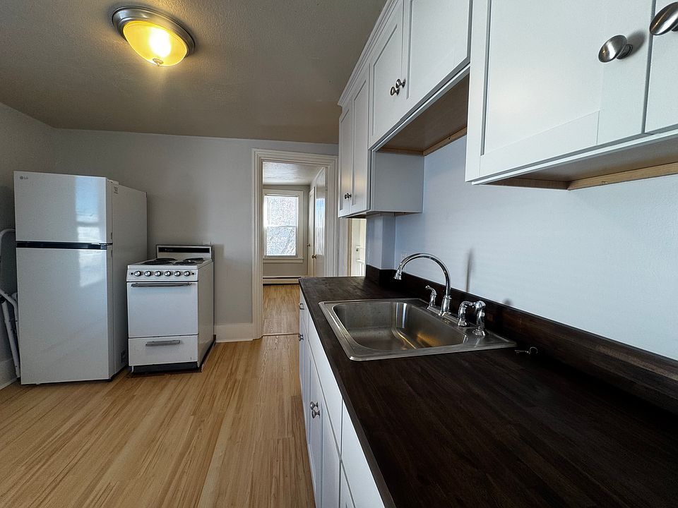 1st image of 15 Pleasant St #5