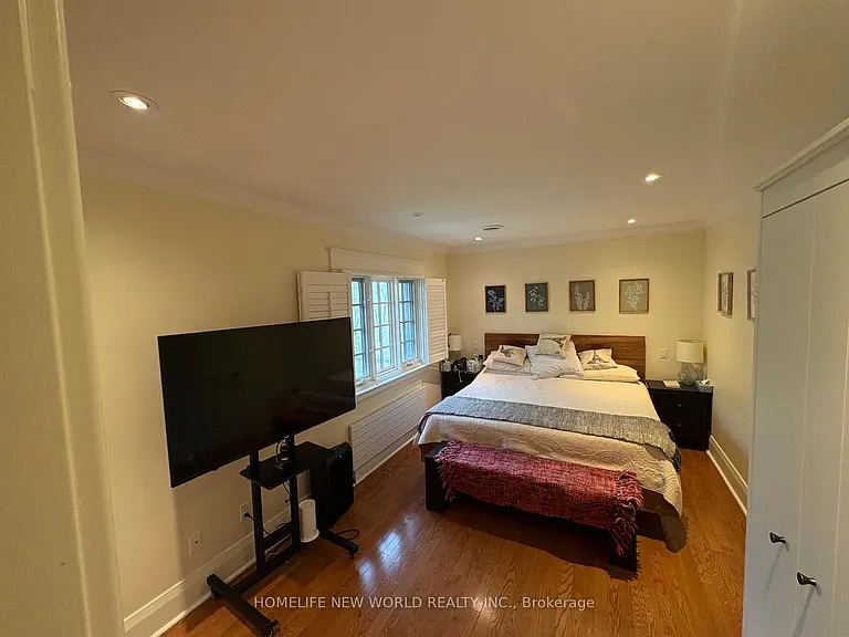47 Lawrence Cres — Photo 8