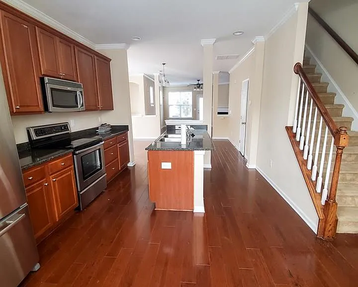 6619 Clarksburg Pl — Photo 8