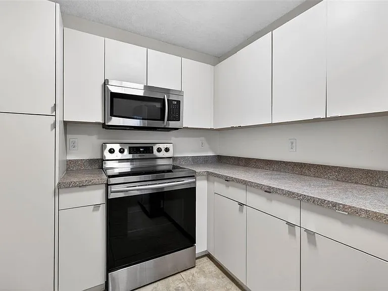 4843 Napoli Ct NE — Photo 10
