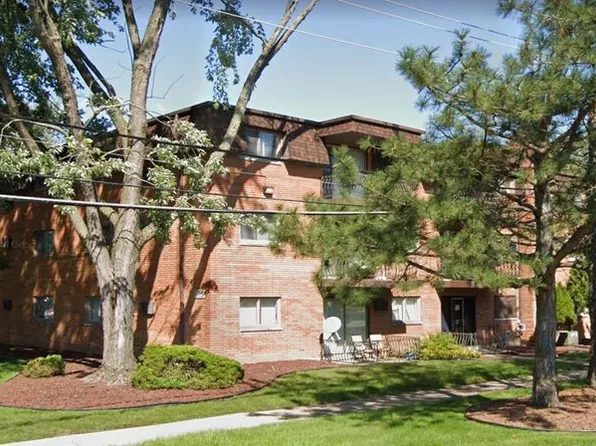 2340 186th St APT 2-11, Lansing, IL 60438