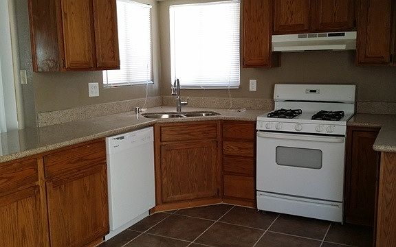 4th image of 527 Dutchman Ave