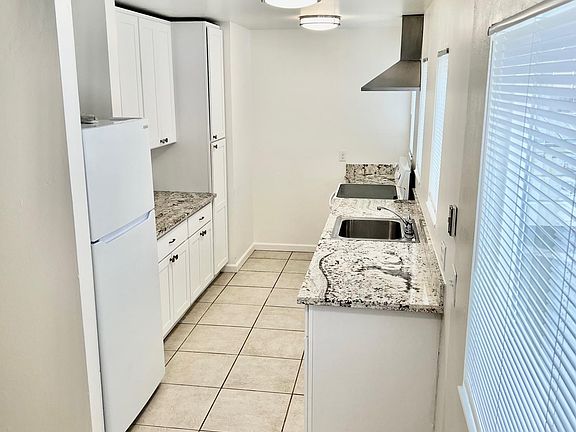 2nd image of 1051 Roewill Dr #3