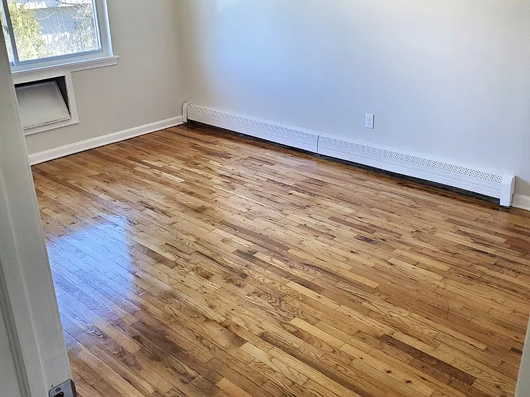 37 Broad St — Photo 11
