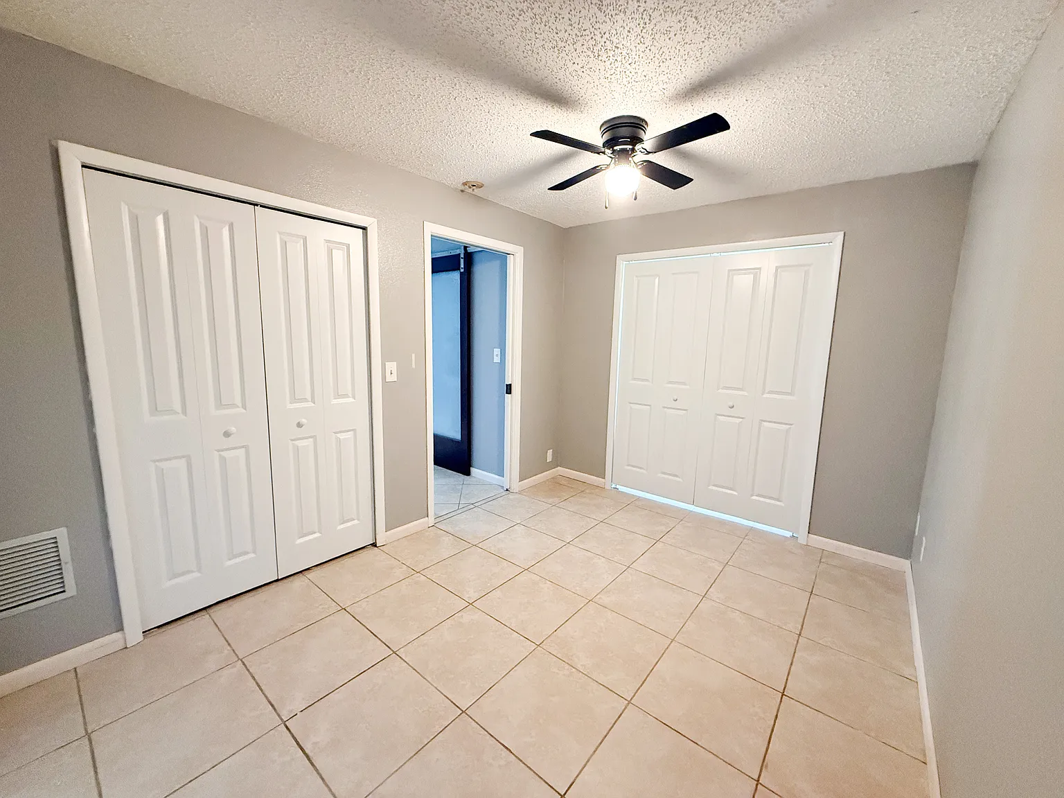 1 bed, 800 sqft, $1,350 — Photo 4