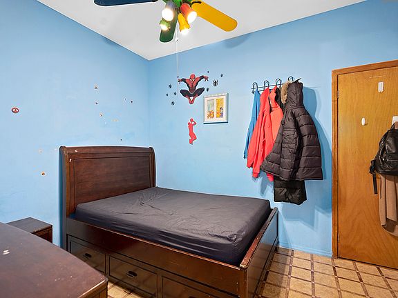 3rd image of 426 51st St #31