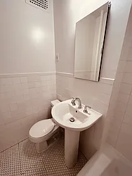 Rented by Metropolis Real Estate of Manhattan