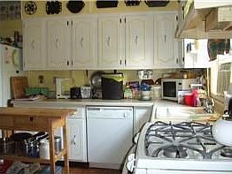 Eat in Kitchen with newer appliances