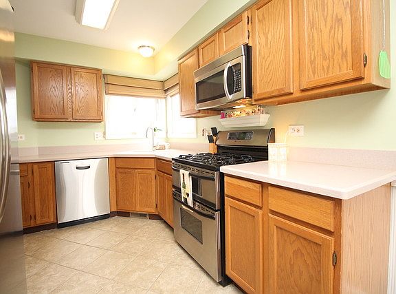 5th image of 1434 S Pembroke Dr