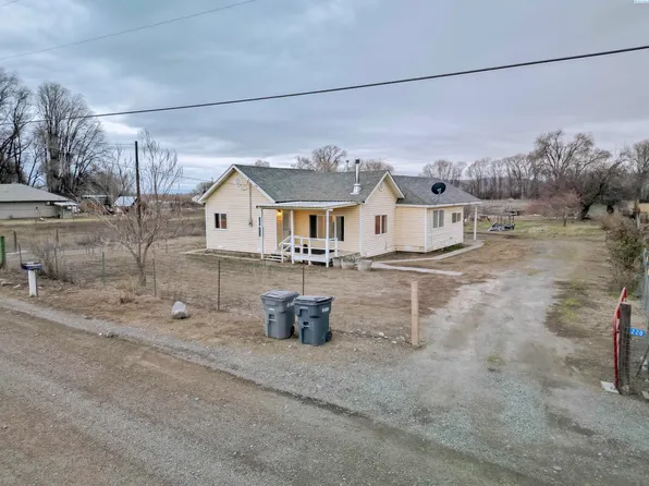 220 Germantown Rd, Toppenish, WA 98948