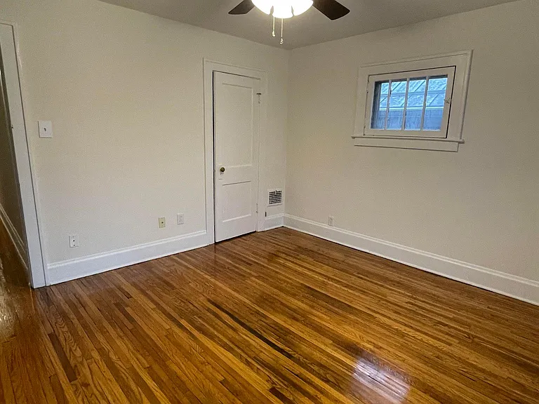 2713 Hibbert Ave — Photo 11