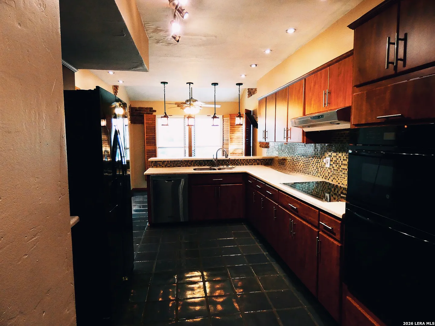 4 bed, 2.5 bath, 2648 sqft, $2,695 — Photo 4