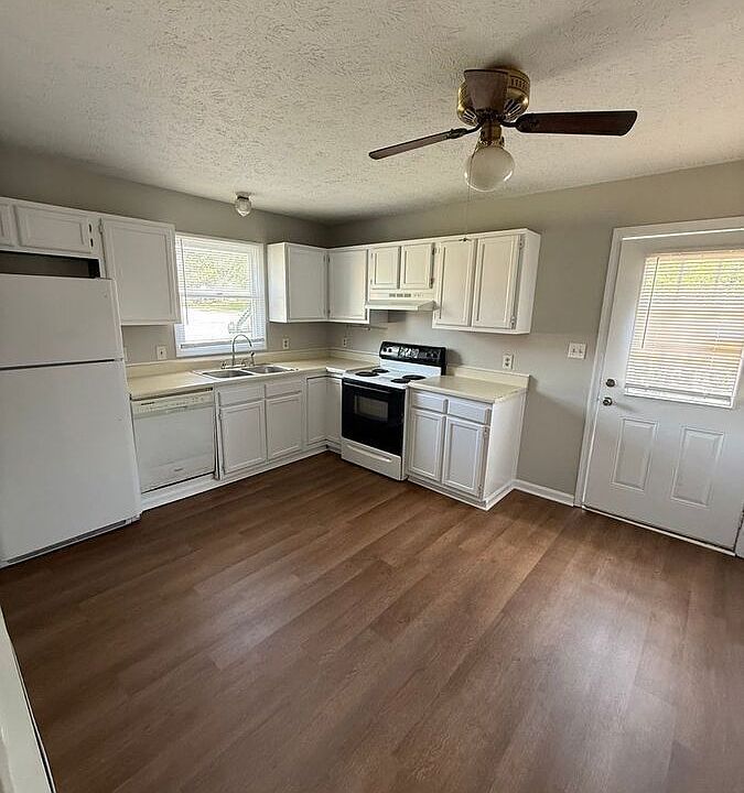 1st image of 239 E Green St