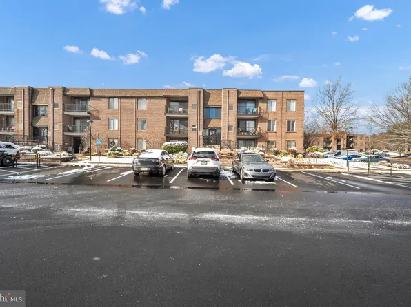 57 Oakridge Dr, Langhorne, PA 19047