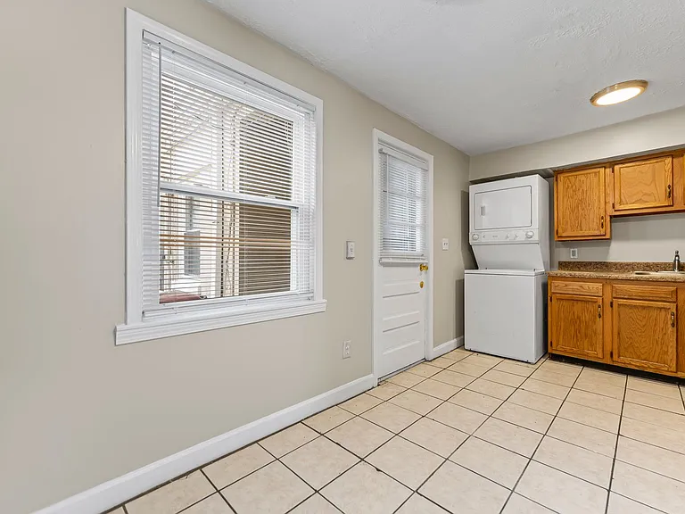 725 S 16th St — Photo 5