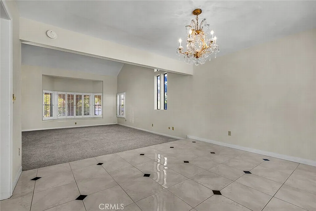 4 bed, 2.5 bath, 2701 sqft, $7,200 — Photo 3