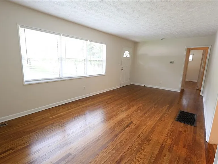 2994 Judylyn Dr — Photo 2