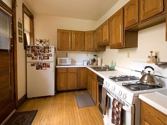 3rd image of 1338 W Waveland Ave #2