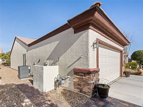 4th image of 2520 Mourning Warbler Ave