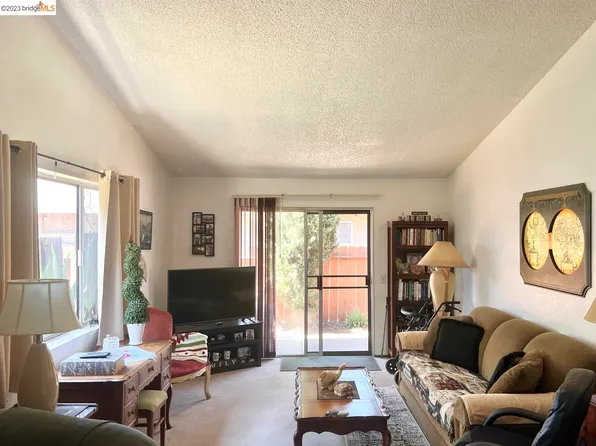 2525 Walters Way APT 9, Concord, CA 94520