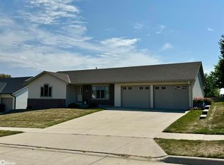 1216 E 11th St, Carroll, IA 51401