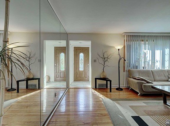 3rd image of 5 Prescott Pl