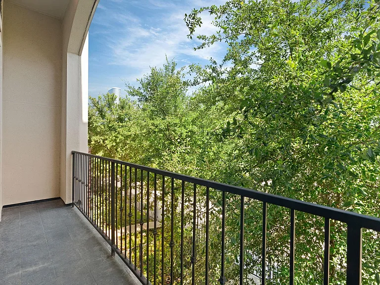 1212 W Dallas St — Photo 27