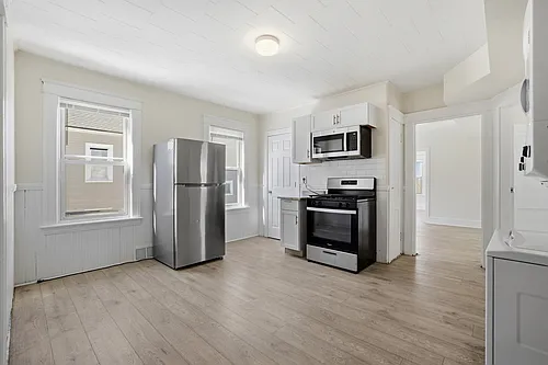 12 Hillside St #3 Photo 1