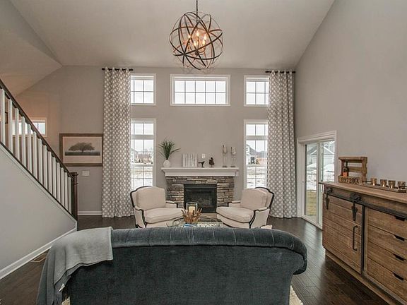 3rd image of 612 Aubrielle Ave #4