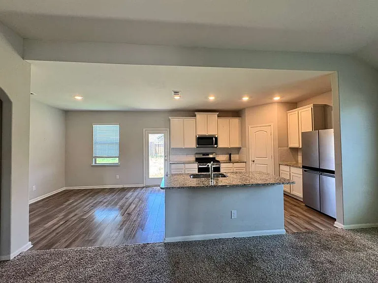 408 Zimmet Dr — Photo 15