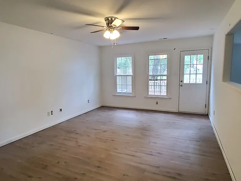 1328 Fernside Ct — Photo 9