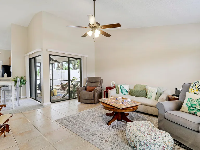 703 Stonewood Ct #16C — Photo 4