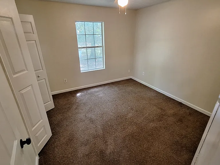 108 Live Oak Dr — Photo 10