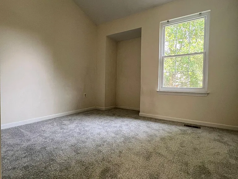 8578 Harvest View Ct — Photo 10
