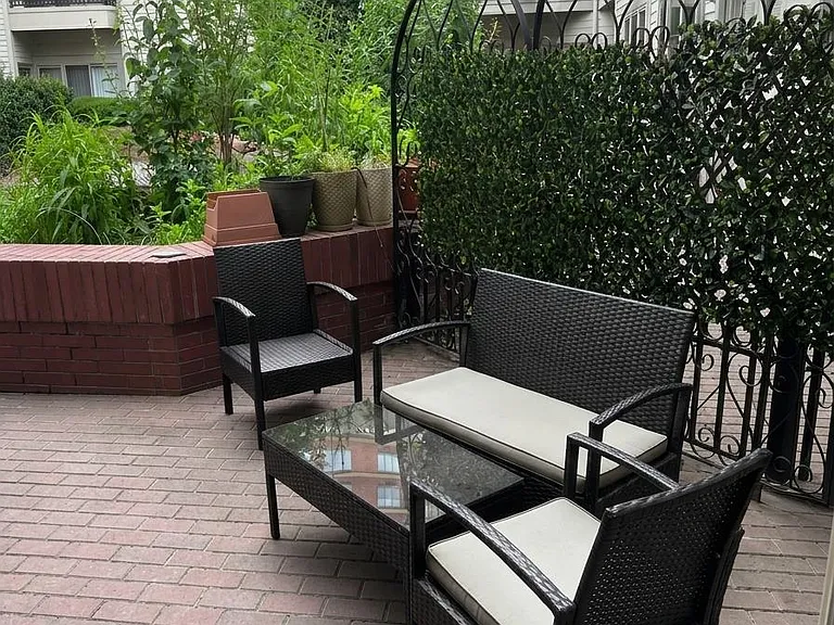 15 Warren St #334 — Photo 1