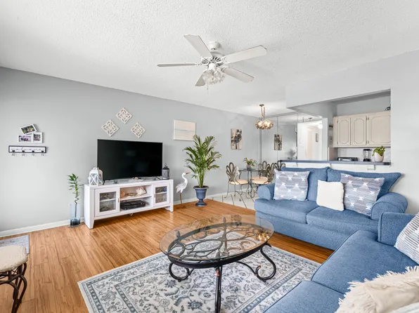 309 Sheffield M #309, West Palm Beach, FL 33417