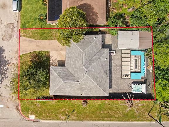 3rd image of 102 Coral Ln