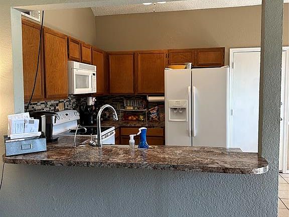 5th image of 10108 S Douglas Ave