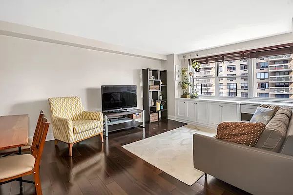 1st image of 165 E 32nd St APT 18B