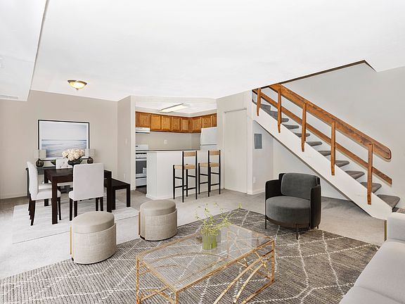 Elegant Living Room | Apartments for rent in Forestville, MD | Avenue Apartments