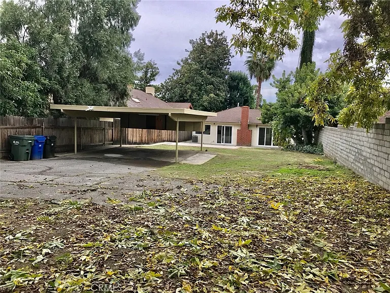 511 Mariposa Ave — Photo 18