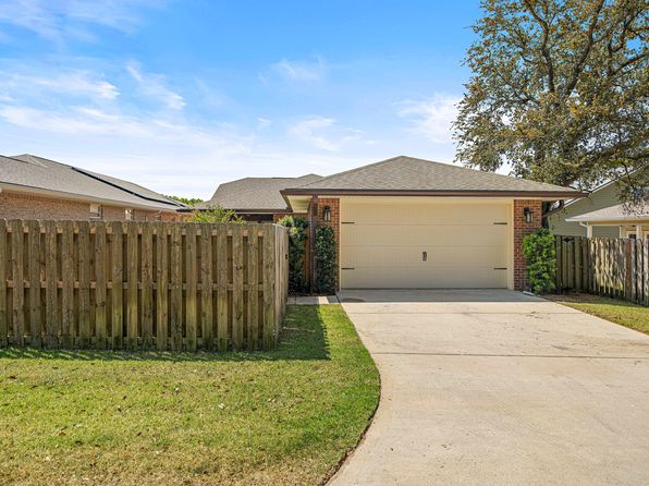 43 9th Ave, Shalimar, FL 32579