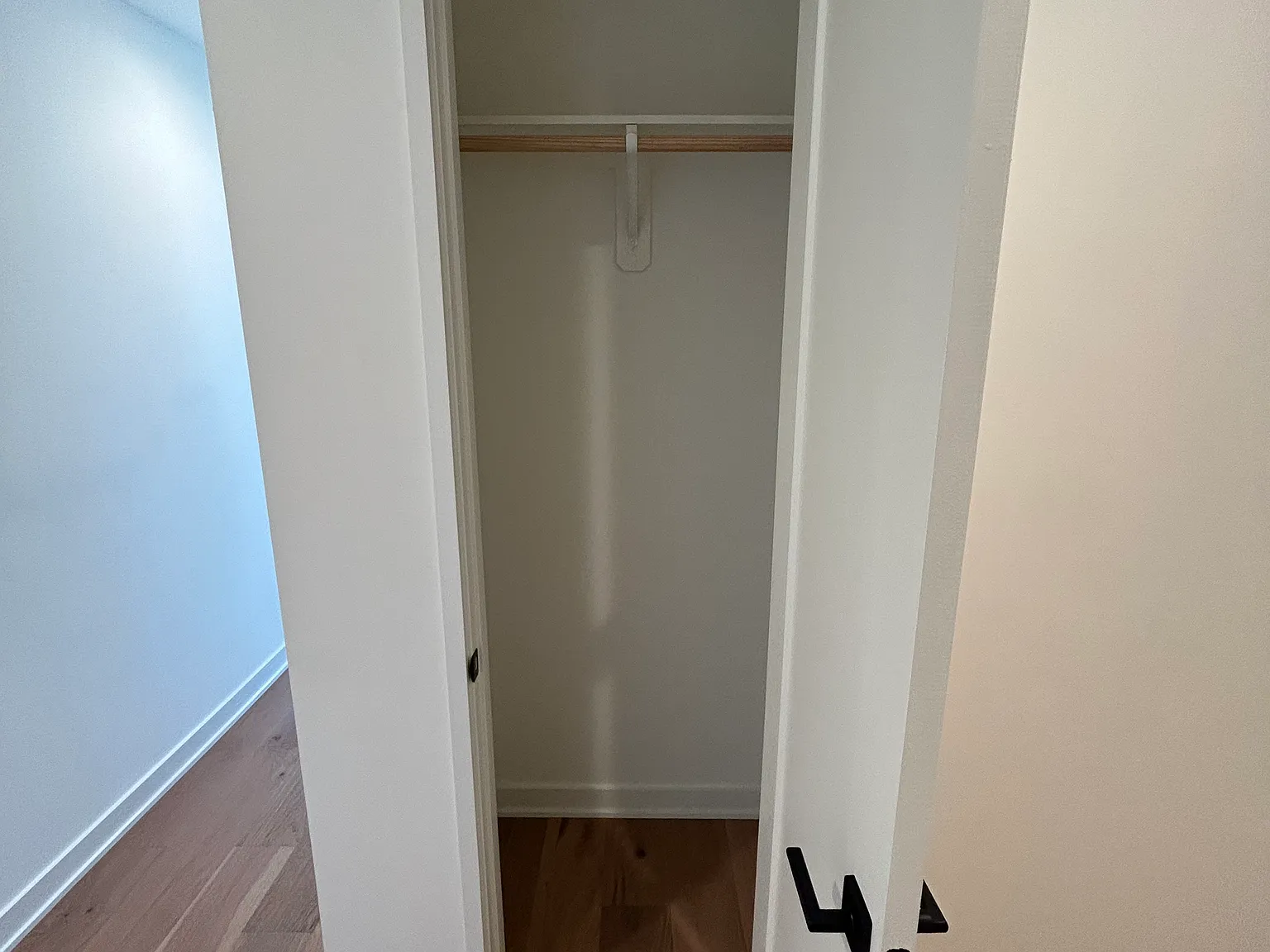 1 bed, 892 sqft, $3,050 — Photo 3