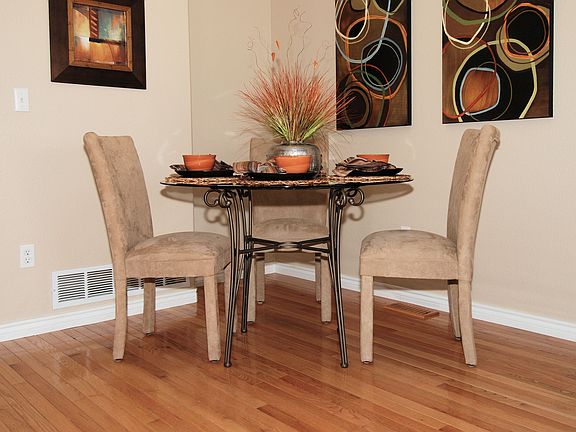 Eat-In Kitchen