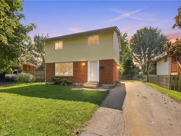 27 Cummington Pl, Welland, ON L3C 6A9