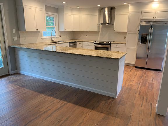 5th image of 836 Forest Hills Dr