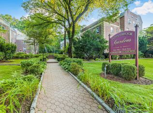 766 Palmer Rd APT 2D, Bronxville, NY 10708