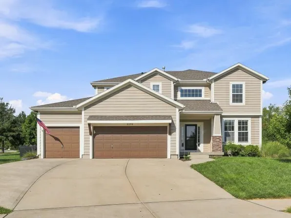 2298 W Hazelwood St, Olathe, KS 66061