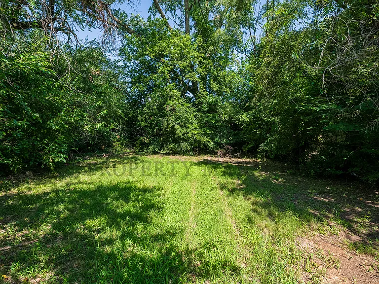 1555 N Northeast Pkwy — Photo 6